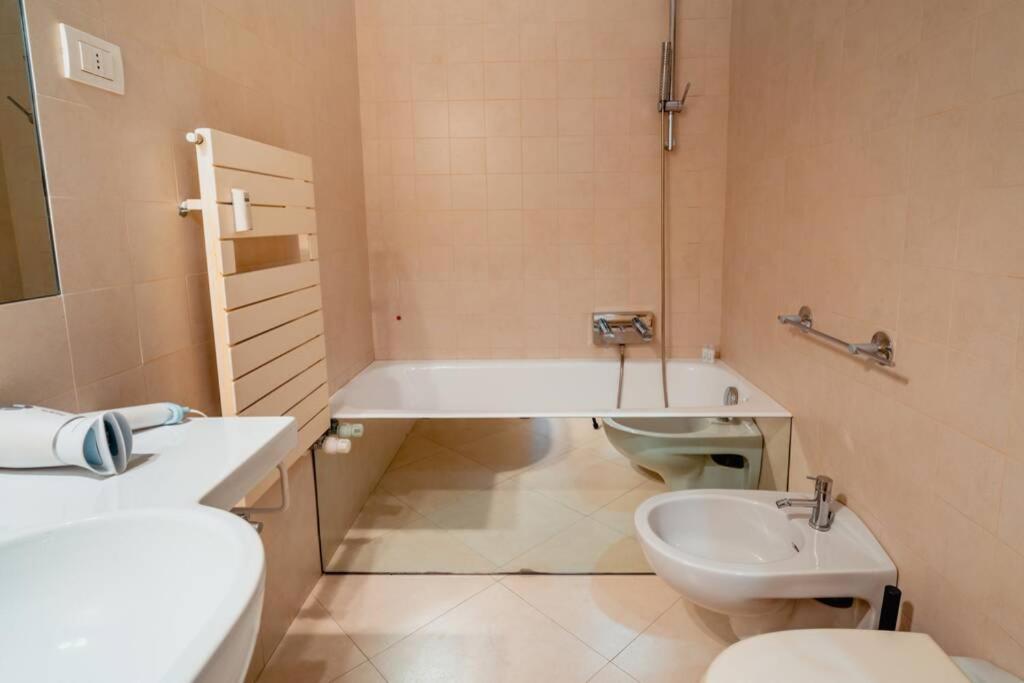Grand Central Ventimiglia - Wifi & Parking Exterior foto